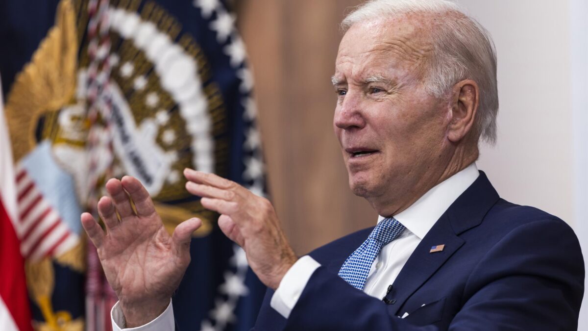 Biden «continúa sintiéndose bien» a pesar de seguir dando positivo en coronavirus