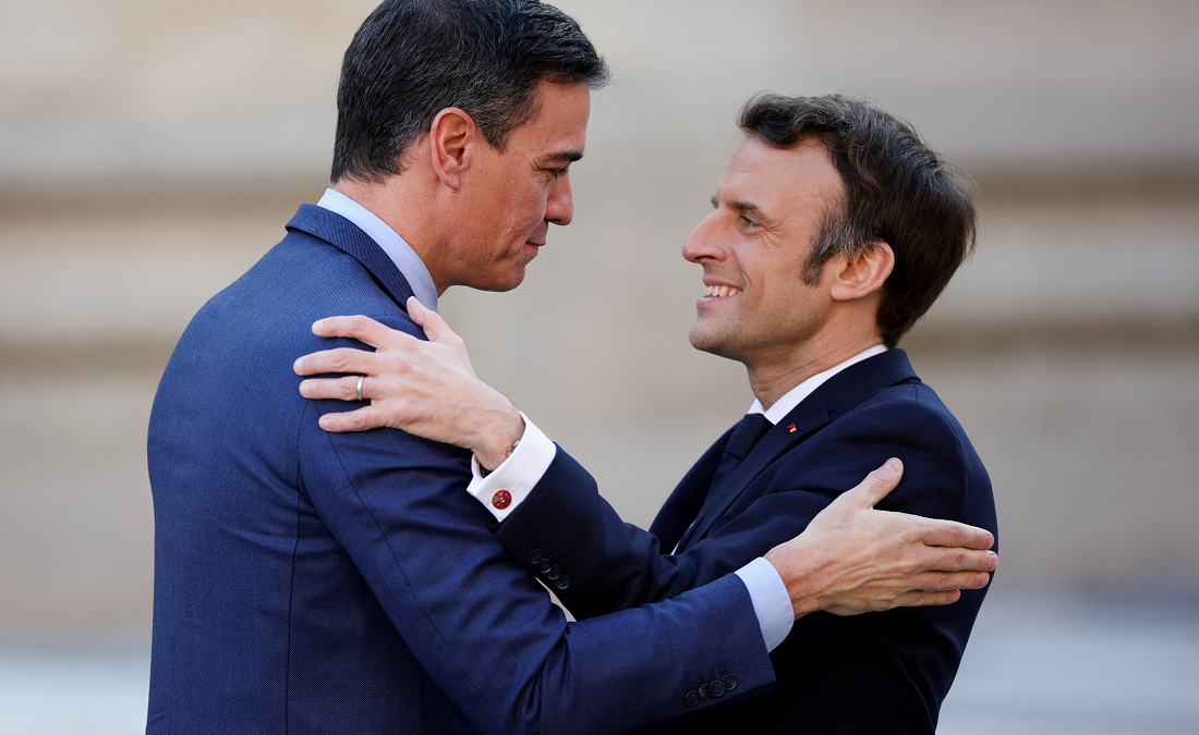 Sánchez tratará de convencer a Macron para que apoye la conexión gasística: la alternativa, Italia