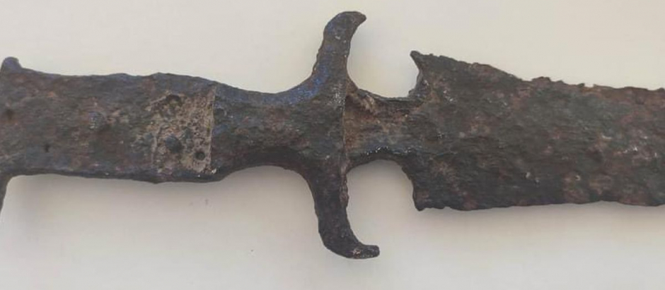 (VÍDEO) La espada de hierro más antigua de España, localizada a punto de ser vendida por Internet