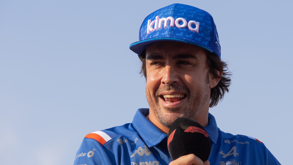 Fernando Alonso ficha por Aston Martin 