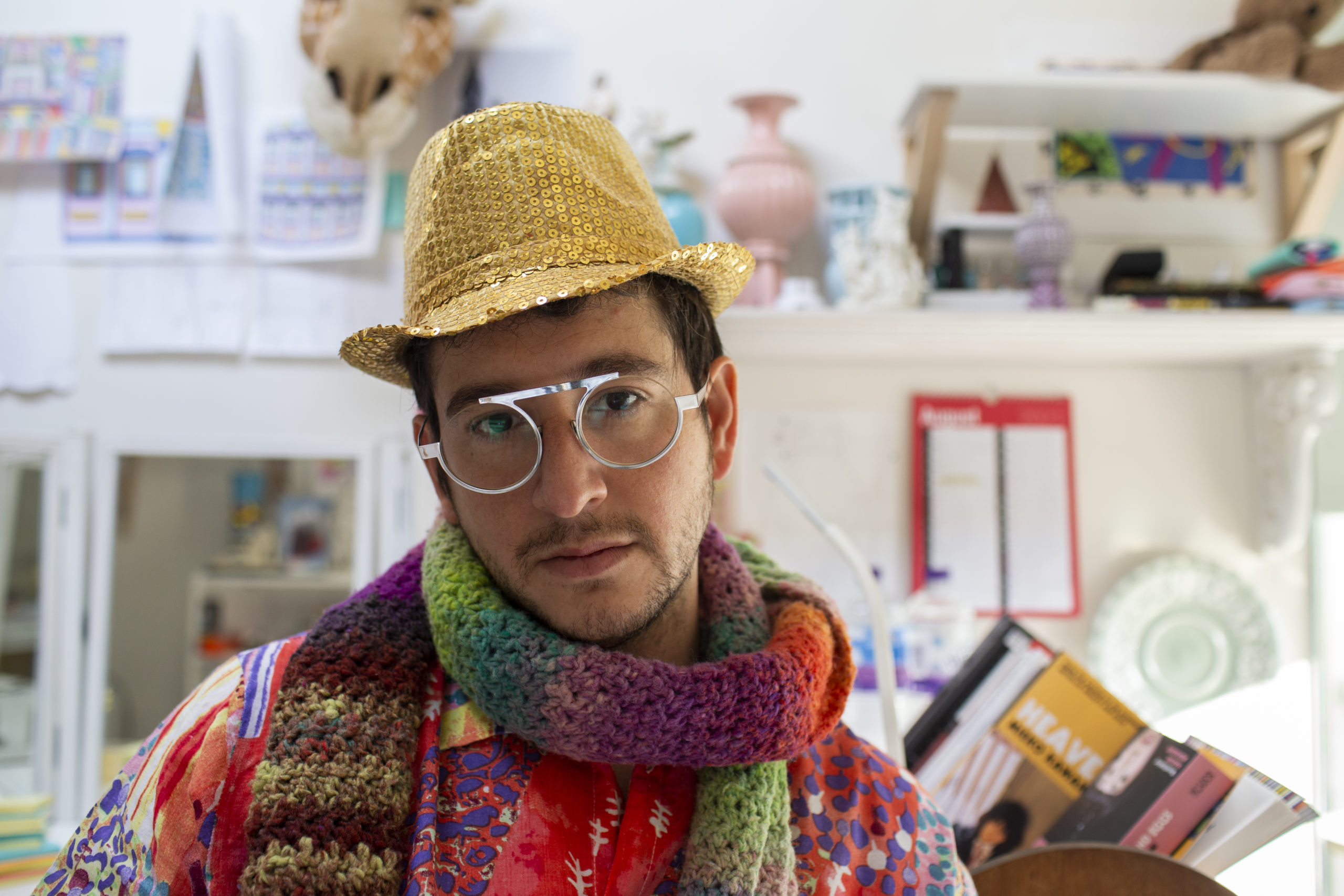 Adam Nathaniel Furman: «Los lugares ‘queer’ son espacios donde se forman hermandades»