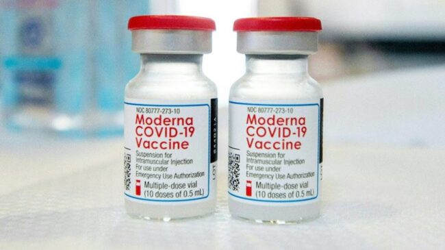 Moderna denuncia a Pfizer y BioNtech por "copiar ilegalmente" la vacuna del covid
