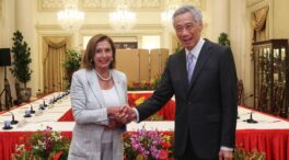 Nancy Pelosi arranca su gira asiática marcada por un posible viaje a Taiwán hablando precisamente de la isla con Singapur