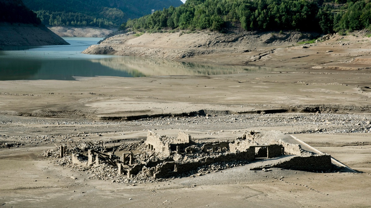 La situación crítica de los embalses, en su nivel más bajo en 27 años, aboca a cortes de agua