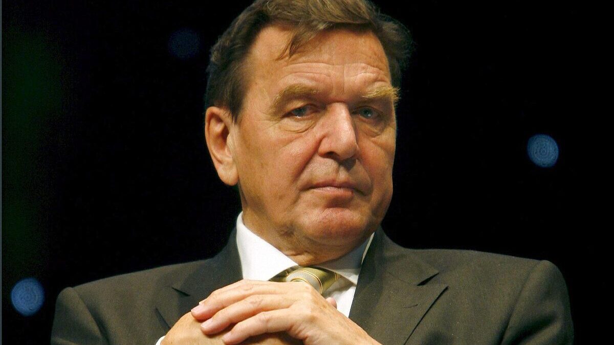 El excanciller alemán Schröder asegura que Putin quiere negociar y que hay que activar el Nord Stream 2