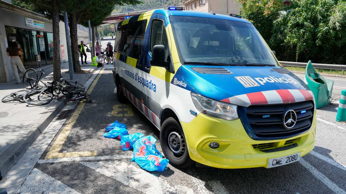 Encuentran abandonado el coche con el que han sido atropellados ocho ciclistas