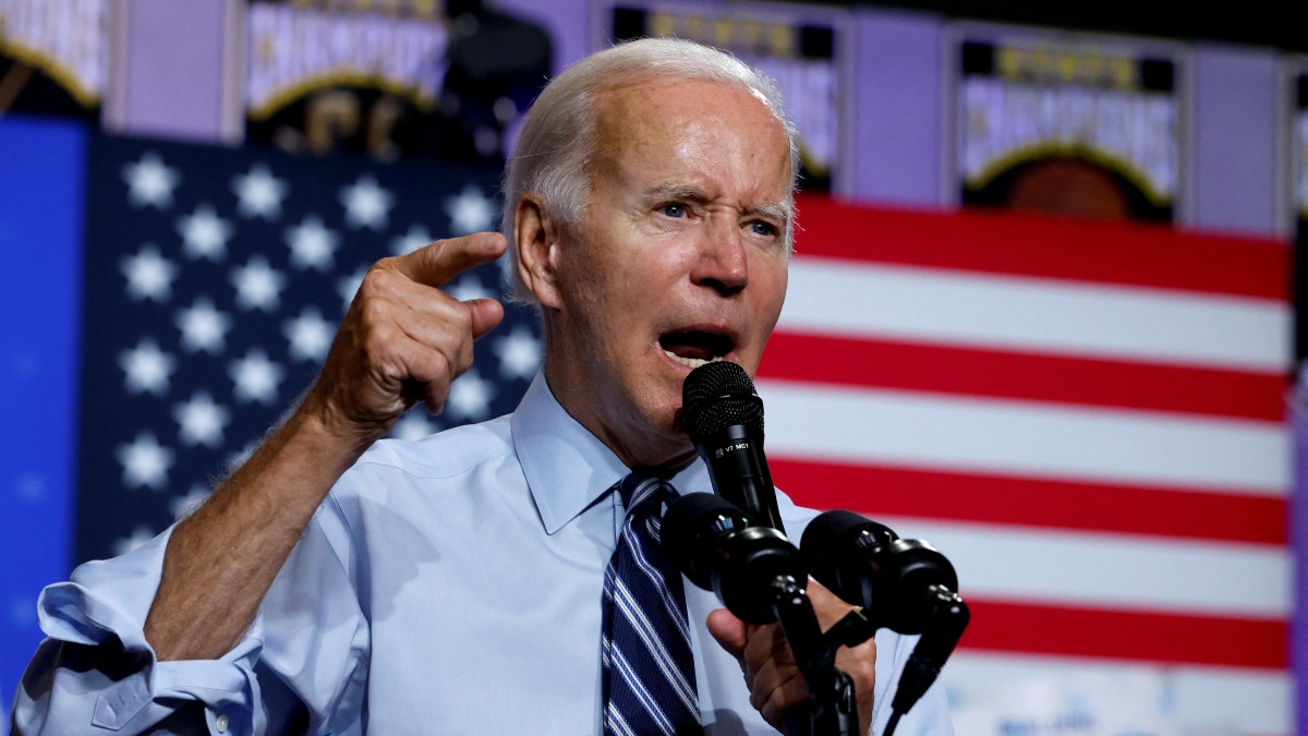 Biden arranca la campaña de mitad de mandato acusando a Trump de «semifascismo»