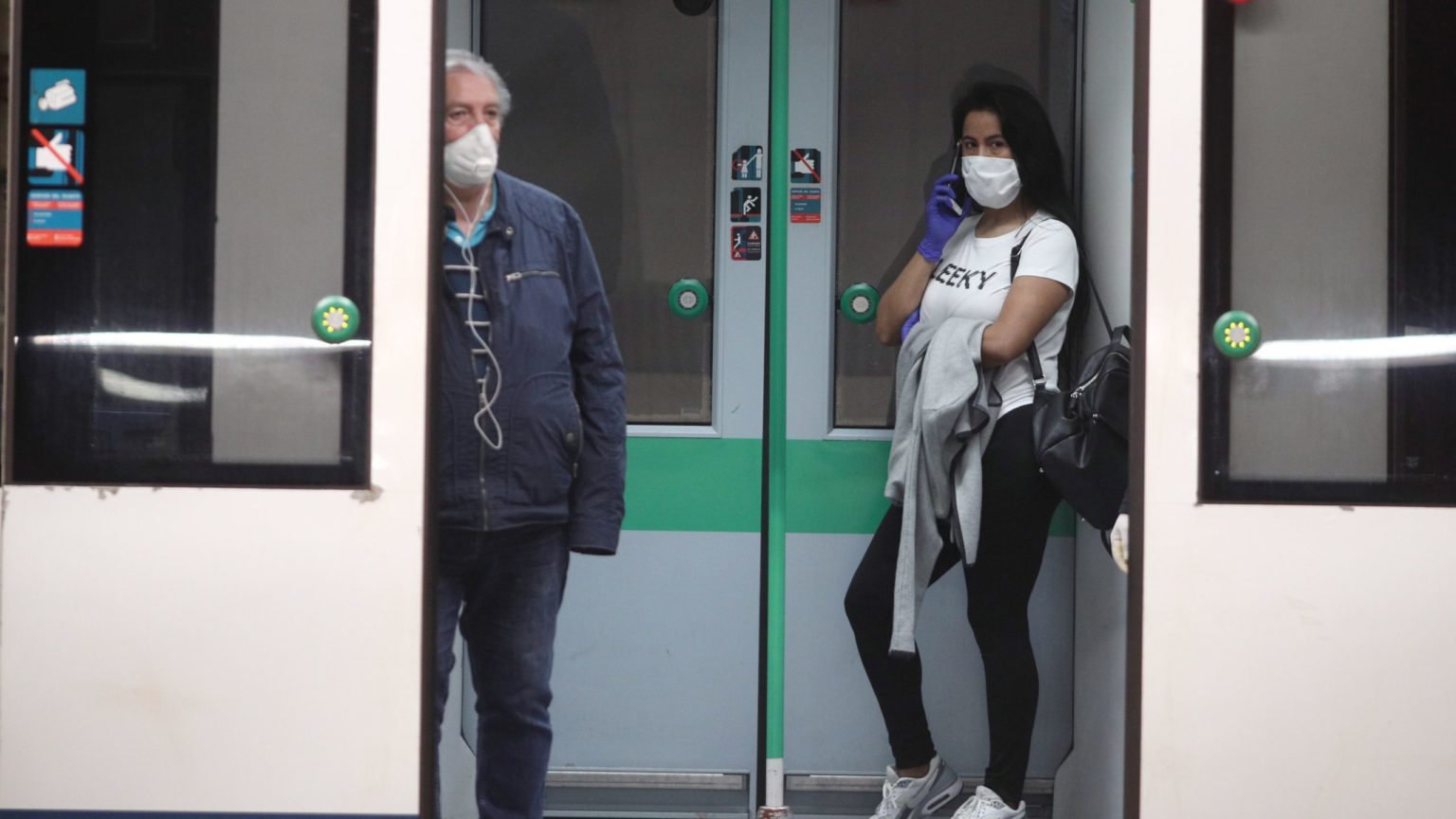 España, entre los pocos países de la UE que mantienen la mascarilla en el transporte público