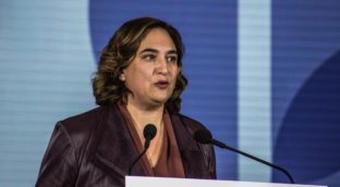 Los concejales de Colau le imploran que aplace su salto nacional hasta las municipales de 2023