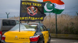 Taxistas denuncian agresiones de chóferes «piratas» sin licencia en el Aeropuerto de El Prat