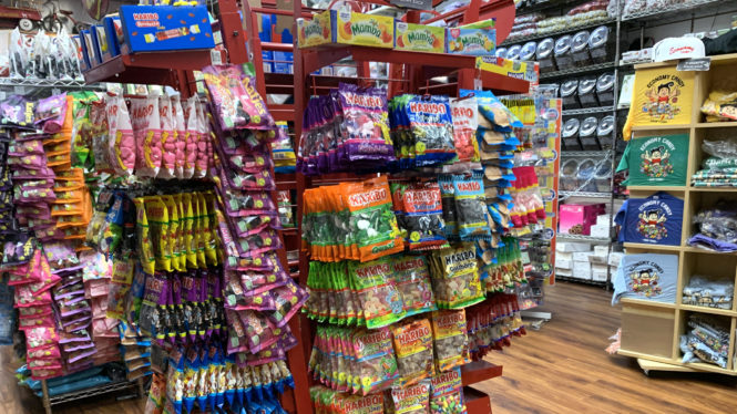 Una empresa en Canadá ofrece 100.000 dólares al año por probar golosinas