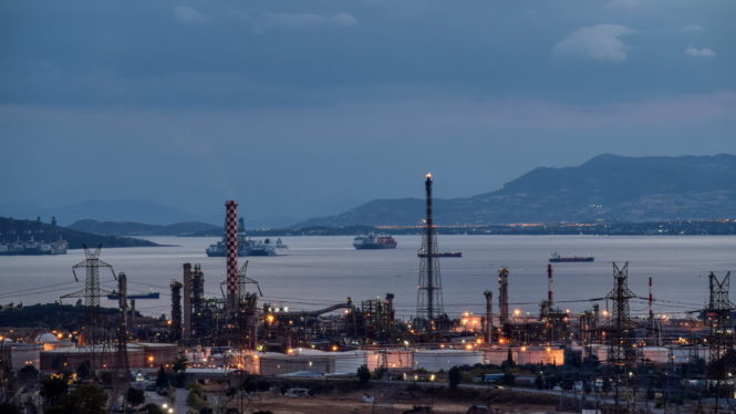 Argelia aumentará su producción petrolera en 2.000 barriles diarios