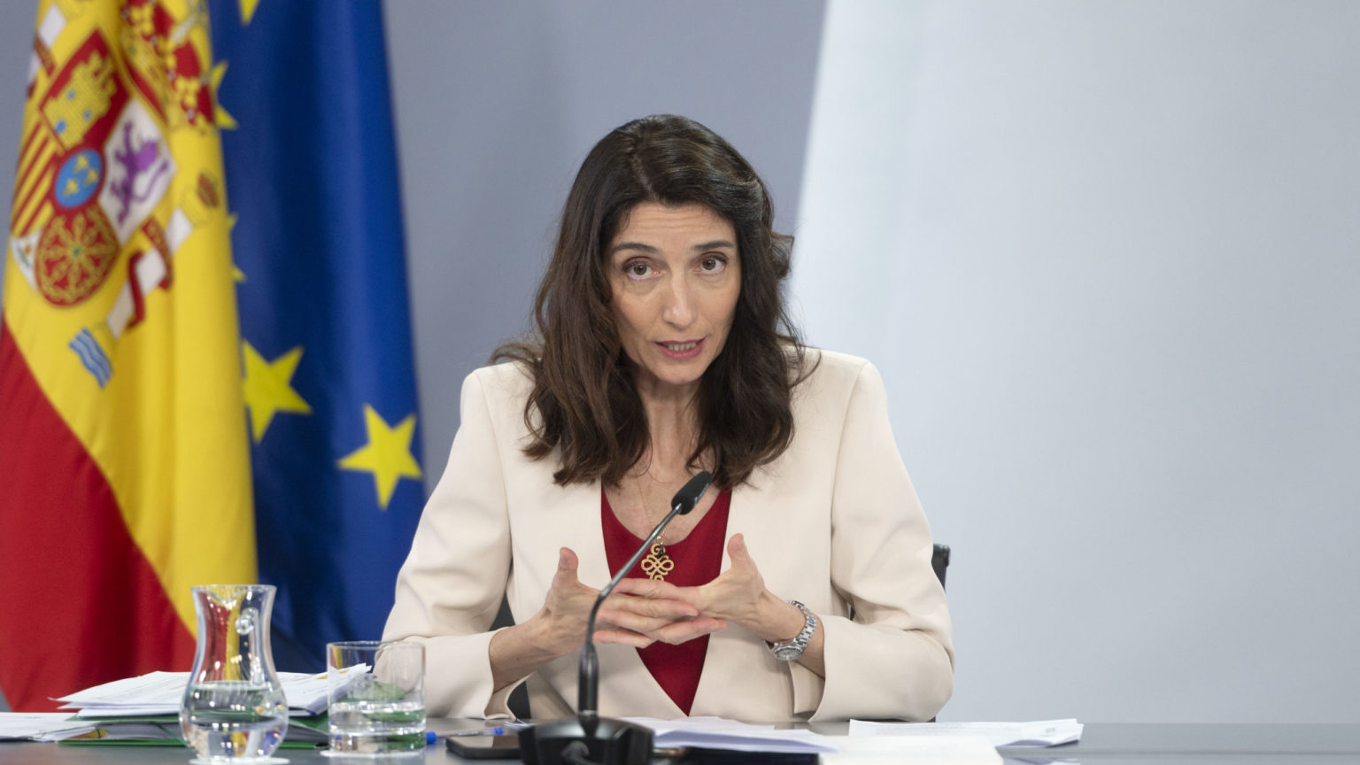 Llop critica la «incoherencia» del PP con su protocolo contra los pinchazos