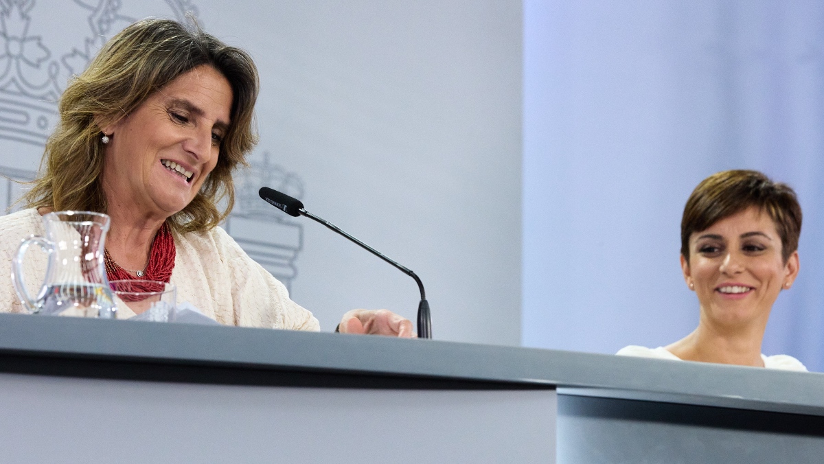 El Gobierno inyecta 1.360 millones en el sistema eléctrico para compensar la menor recaudación