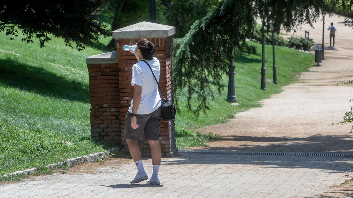 Tormentas, lluvias y altas temperaturas ponen este domingo en aviso a media España