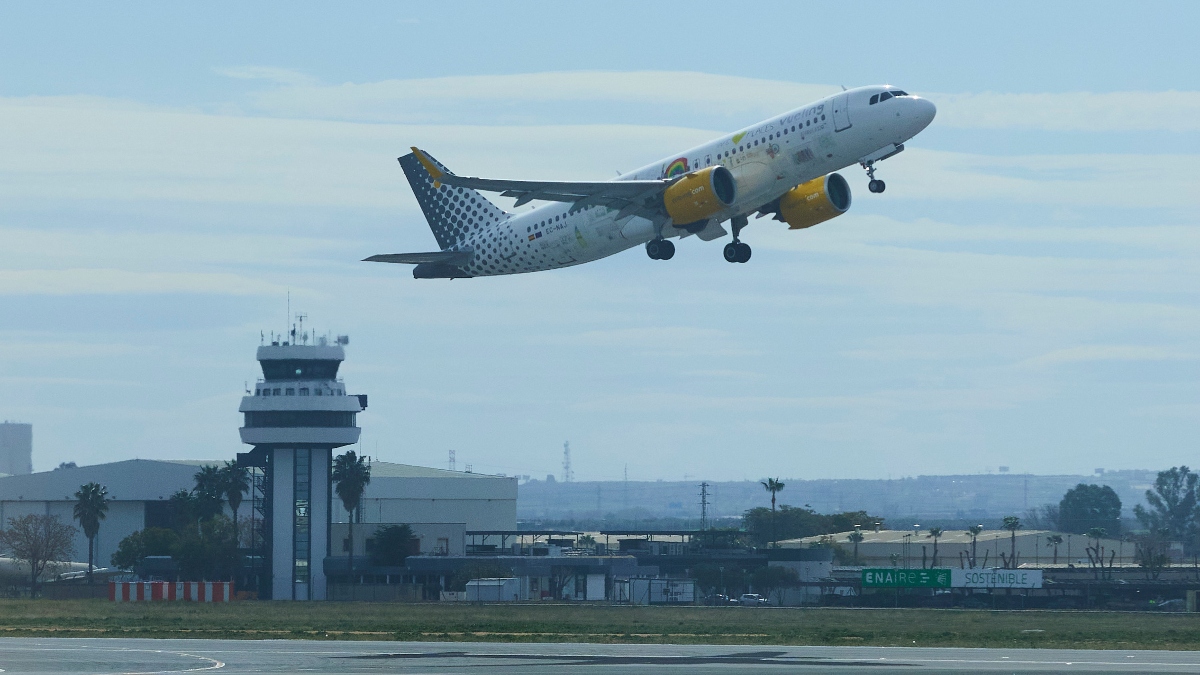 Enaire confirma a los sindicatos que su nueva filial competirá por torres de control privatizadas