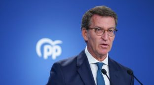 Feijóo mantiene contratado al bufete que pidió absolver a Bárcenas en nombre del PP