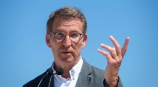 El PSOE acusa a Feijóo de votar en contra del decreto energético para no contrariar a Ayuso
