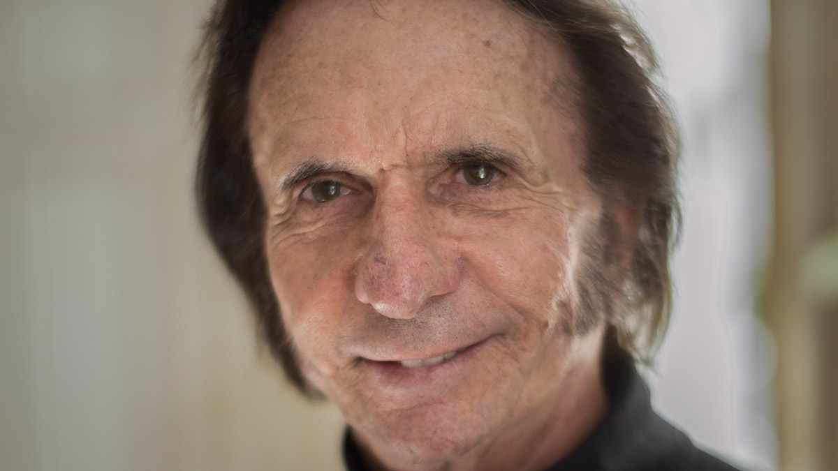 El expiloto de Fórmula 1 Emerson Fittipaldi, candidato del partido ultra 'Hermanos de Italia'