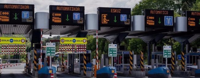 El Gobierno arranca el plan para implantar peajes en las autovías a partir de 2024