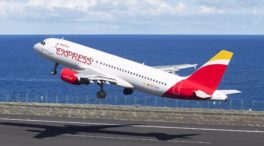 Comienza la huelga de tripulantes de Iberia Express: 3.700 clientes se han visto afectados