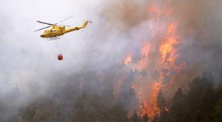 Las empresas aéreas que apagan incendios, al borde de la quiebra: «No podremos dar servicio»