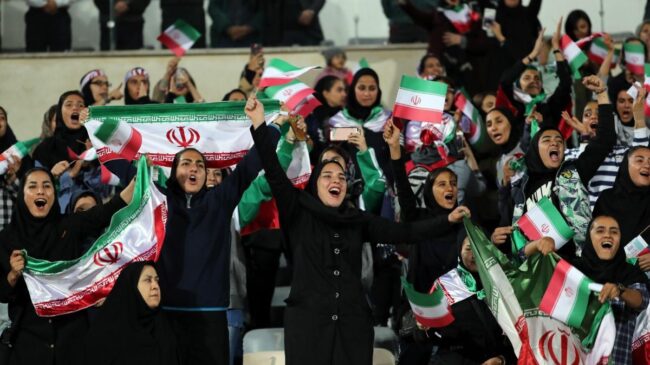 Irán permitirá a las mujeres asistir a un partido de la liga de fútbol nacional cuatro décadas después