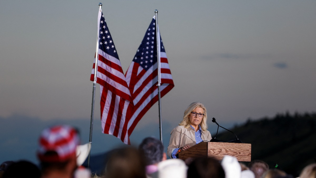 Liz Cheney pierde su escaño en el Congreso y Trump gana un afín en las filas republicanas