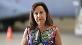 Robles anuncia que Ucrania estudia la compra de tanques «modernos» a España