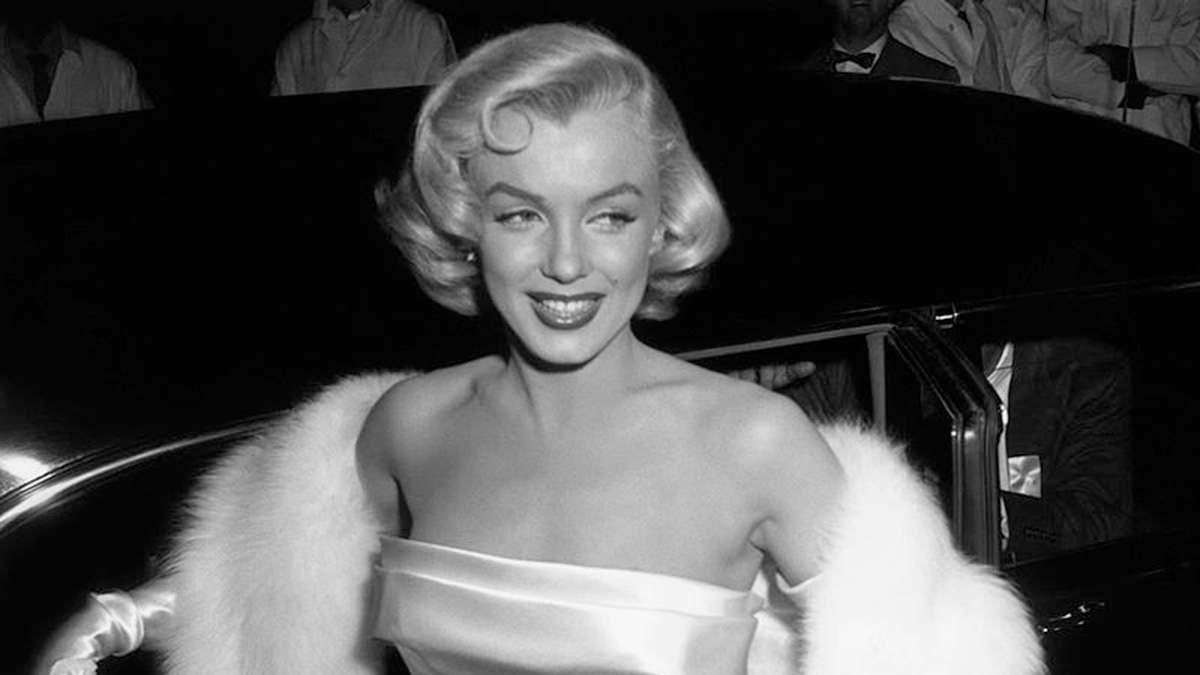 Ellroy manosea a Marilyn