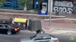 (VÍDEO) Revientan un cajero automático en Madrid y los vecinos corren a recoger los billetes del suelo