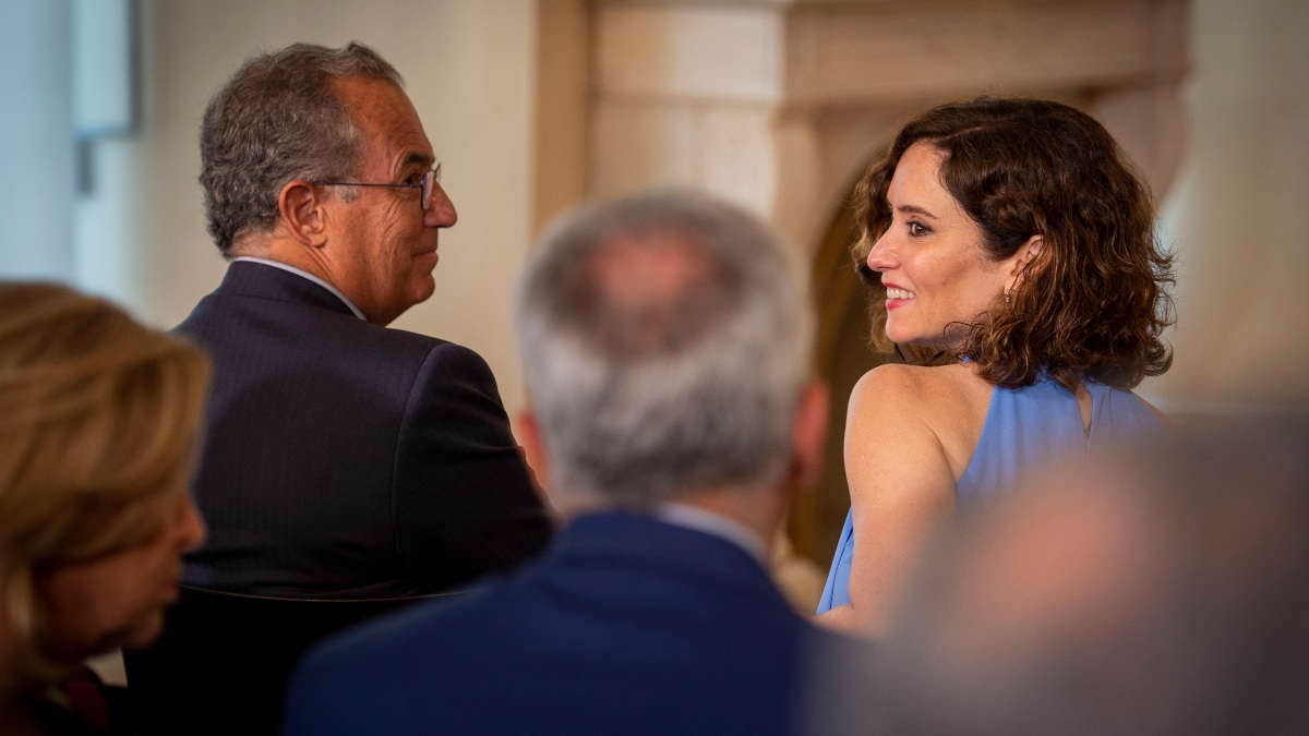 Ayuso amenaza con llevar al Constitucional el plan de ahorro energético del Gobierno
