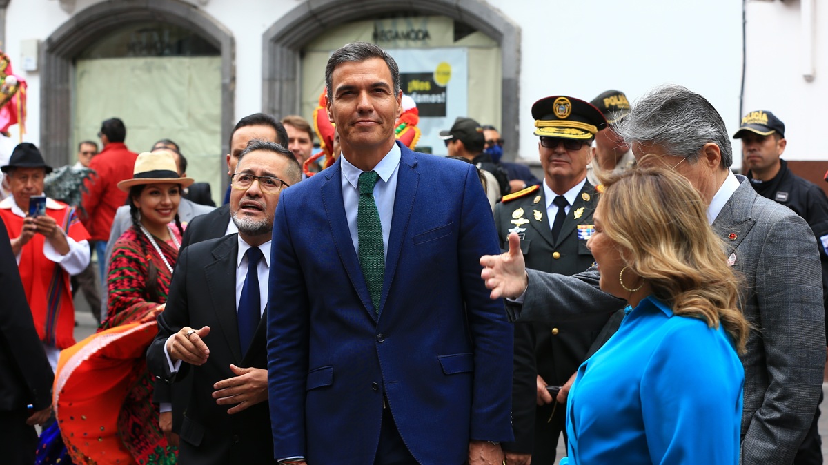 Pedro Sánchez aterriza en Honduras para cerrar su gira latinoamericana