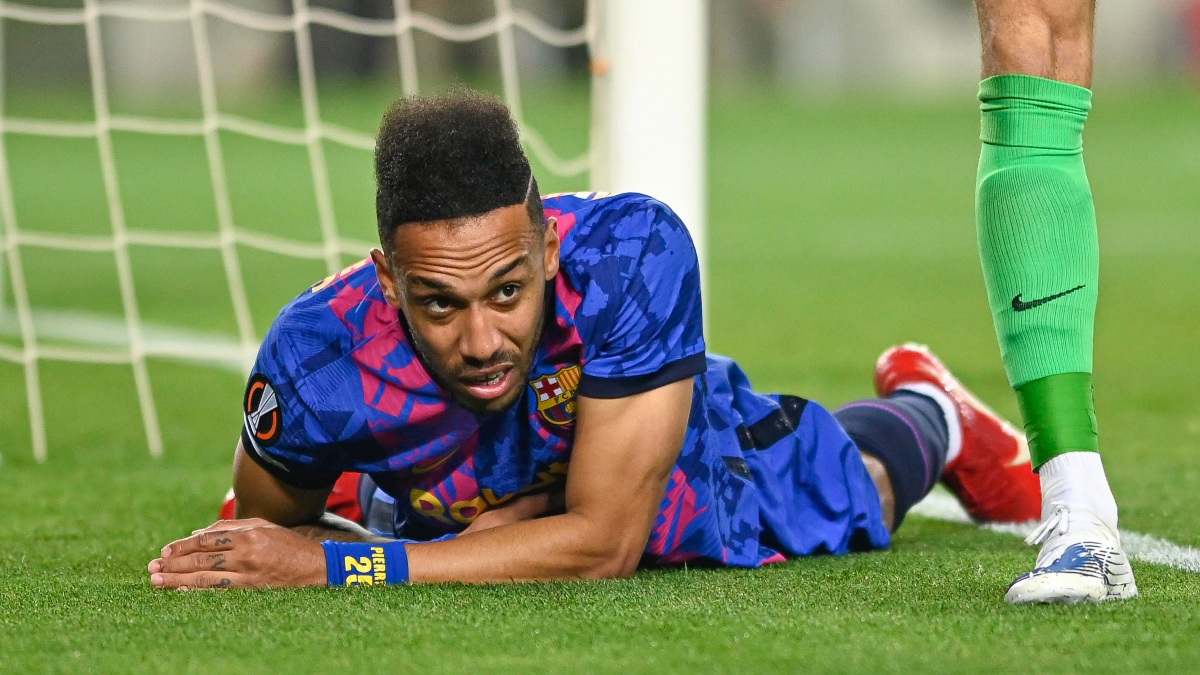 Roban y golpean al jugador del F. C. Barcelona Aubameyang en su casa de Castelldefels