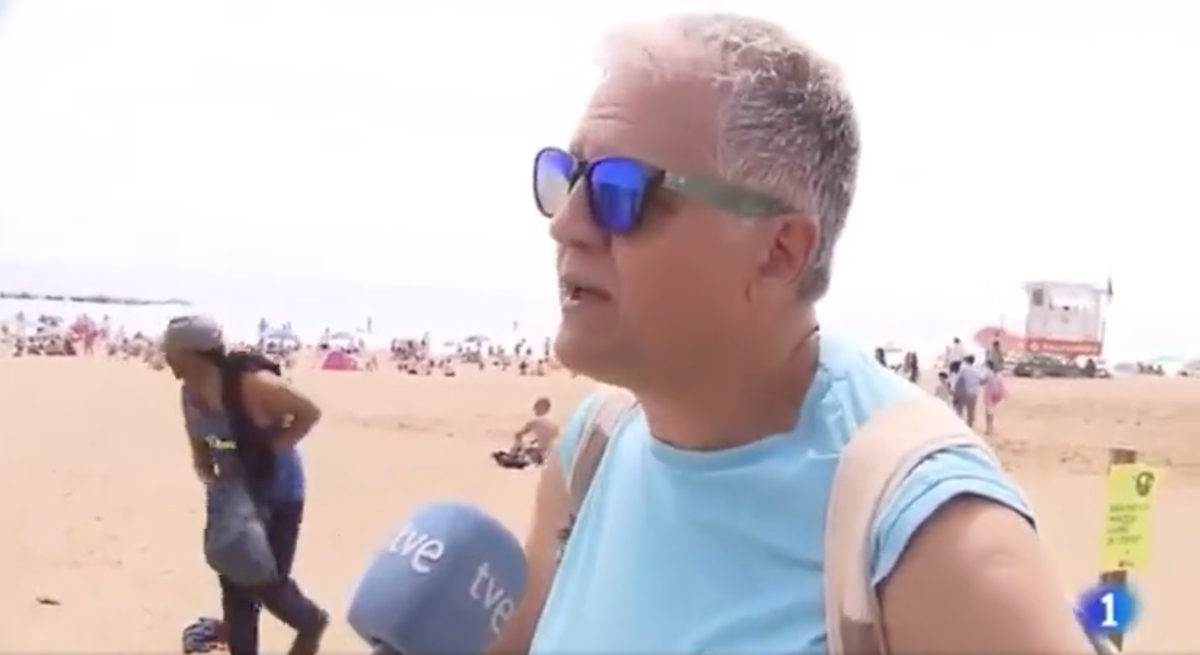 Las cámaras de TVE 'cazan' un robo en una playa de Barcelona durante una entrevista