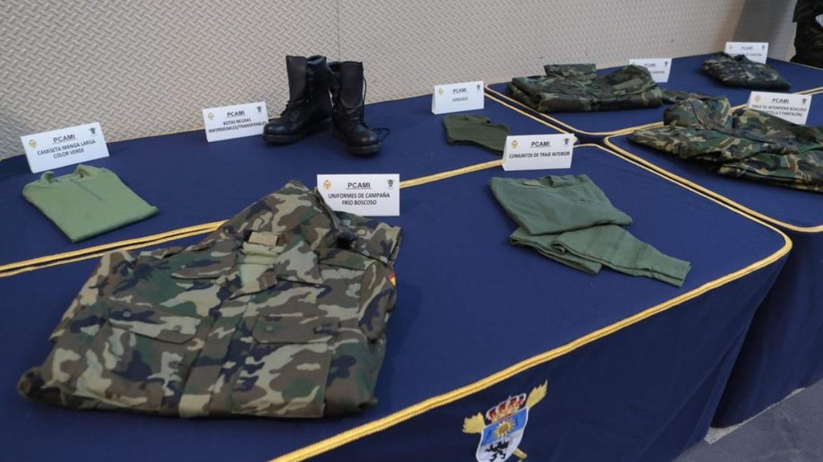 El Ejército, obligado a comprar de urgencia ropa de invierno tras donar el stock a Ucrania
