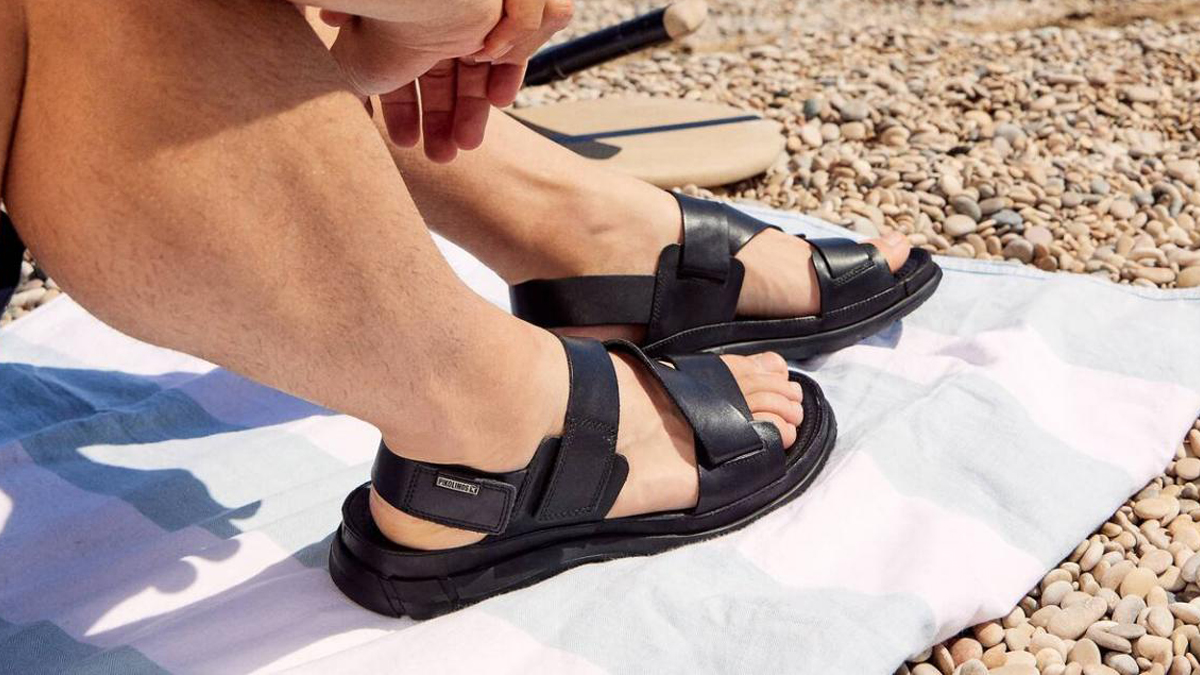 Los 10 estilos de chanclas masculinas favoritas para calzar cualquier día del verano