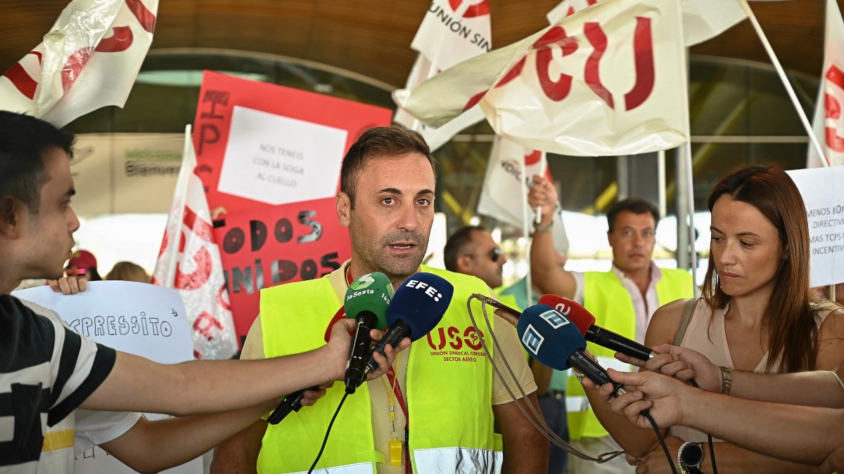 USO denuncia a Iberia Express por «coaccionar» a los tripulantes de cabina