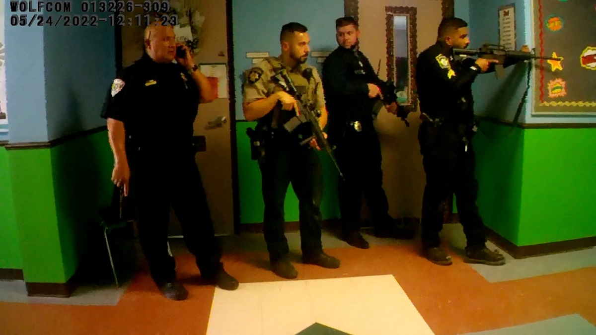 Texas despide a su jefe de Policía por su fallida respuesta durante el tiroteo escolar en Uvalde