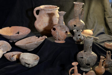 Arqueólogos israelíes encuentran restos de opio en cerámica de 3.500 años de antigüedad