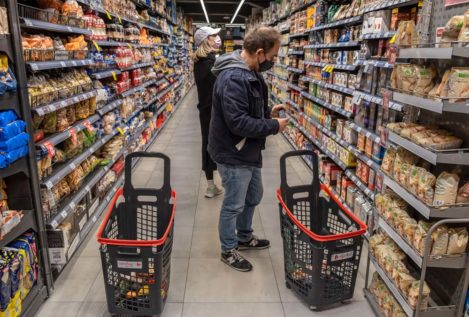 Carrefour anuncia una cesta básica de 30 productos a 30 euros tras la propuesta de Díaz