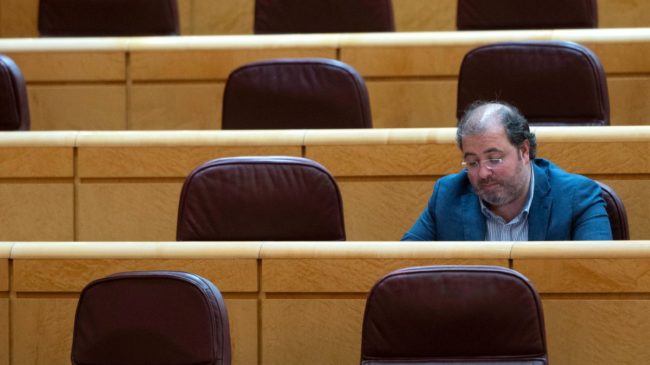 Alberto Casero vuelve a equivocarse en una votación y apoya que se investigue a Rajoy