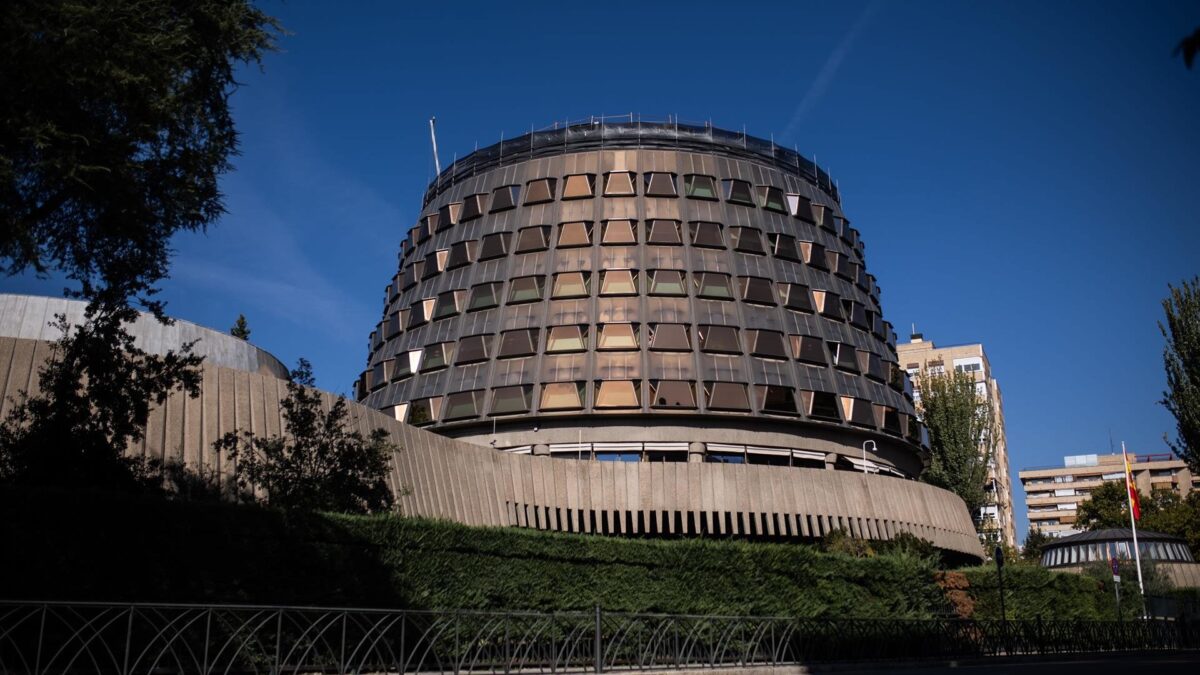 El Constitucional admite los recursos de PP y Vox contra la votación de la reforma laboral