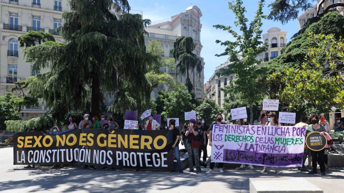 Las feministas llevarán expertos a las puertas del Congreso para denunciar la ‘ley trans’