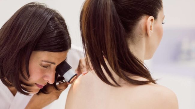 Científicos de EEUU demuestran que la inhibición de una enzima detiene el melanoma