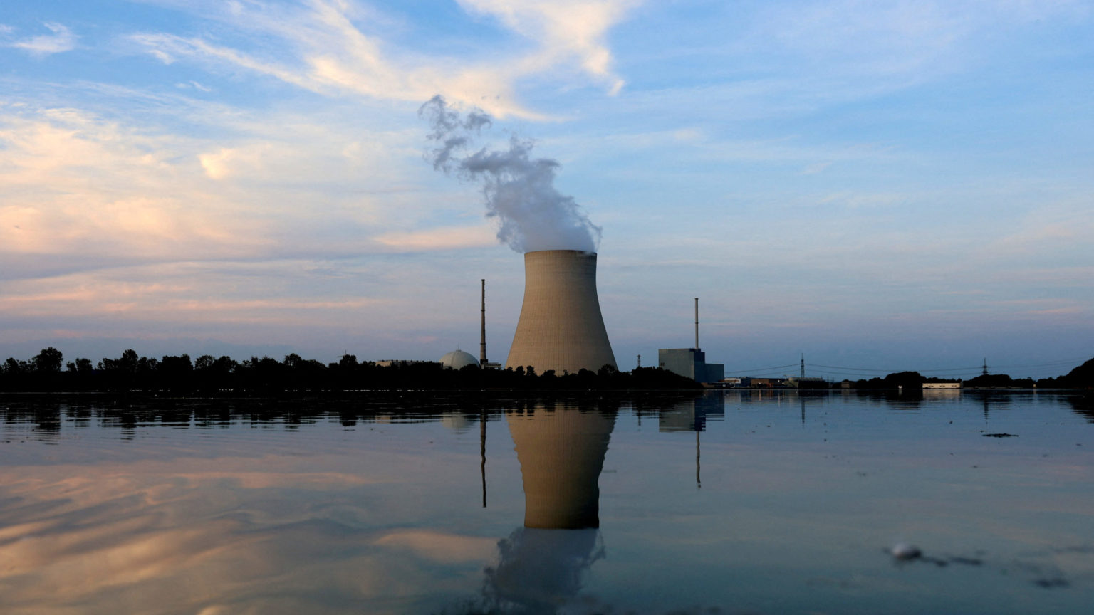 Alemania mantendrá abiertas dos centrales nucleares que preveía clausurar este año