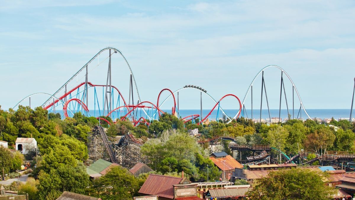 PortAventura cuadruplica ingresos y vuelve a los beneficios tras la pandemia