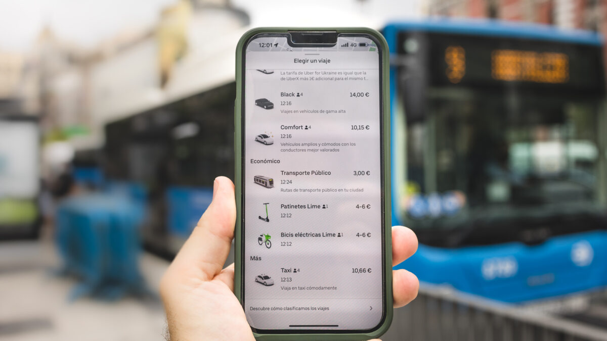 Uber integra el transporte público de Madrid