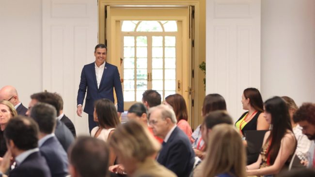 Sánchez recibirá el lunes en Moncloa a 50 ciudadanos para abrir el curso político