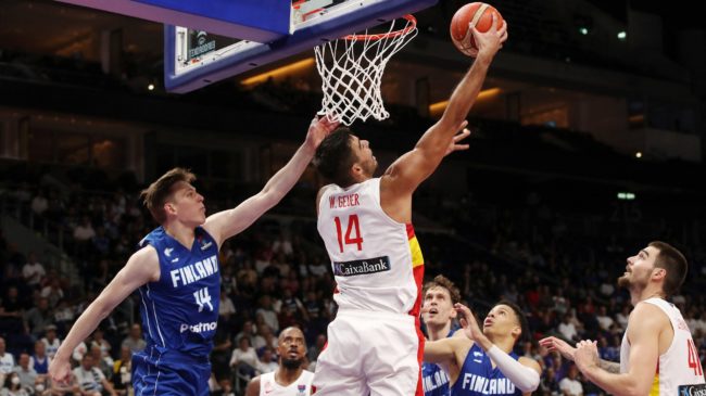 España pasa a semifinales del Eurobasket tras remontar ante Finlandia (100-90)